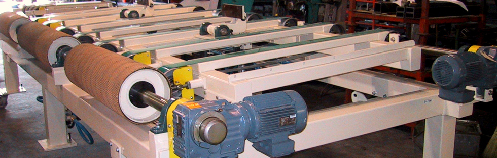 Custom roller conveyor machine built by RUMIX
